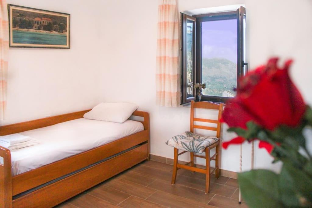 Stone House With Amazing View Apartment Kotronas